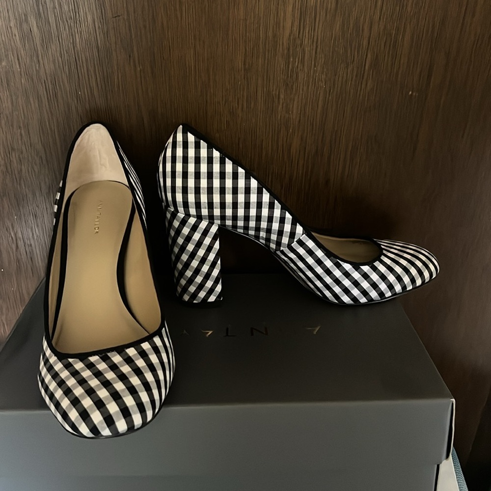 EUC Ann Taylor black and white gingham heels
